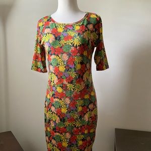 ✨LuLaRoe Julia Flower Dress size Small ✨